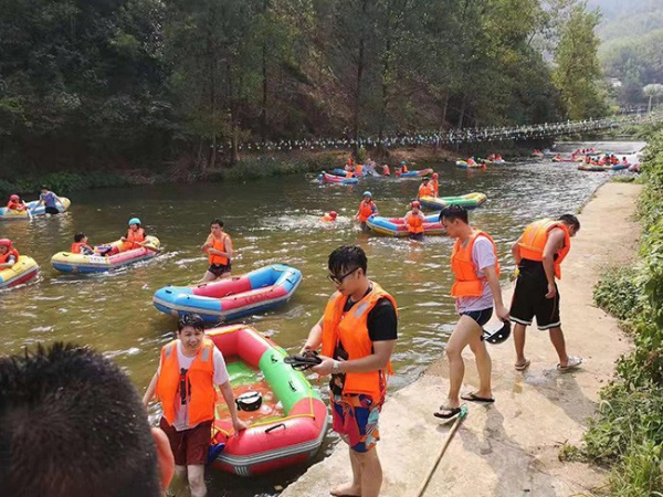 草莓视频网站儀（yí）器團隊團建臨安遊